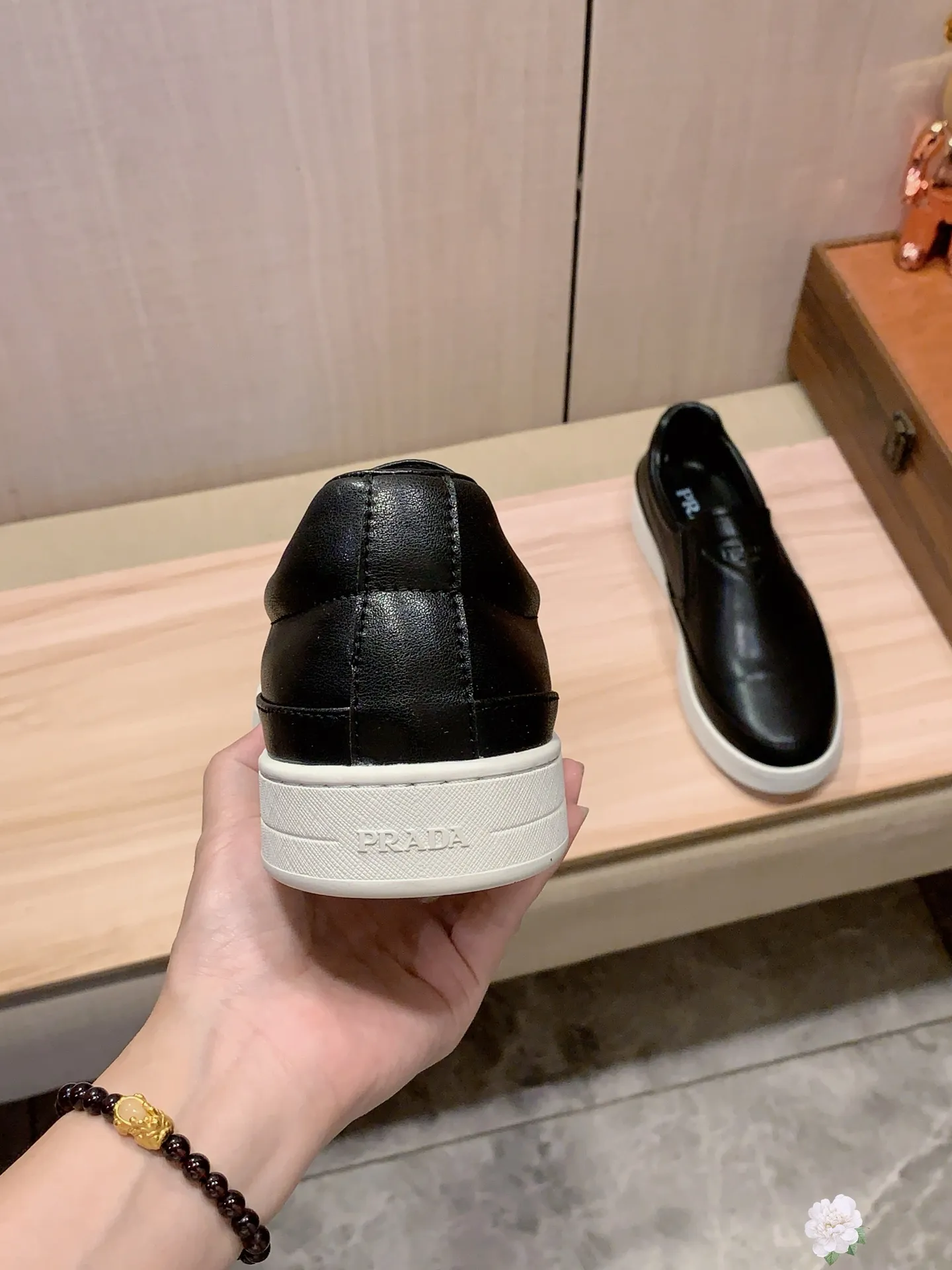 Men's Men's Shoes💰442💰💰🎩🎩[Lightning][Lightning] "PRADA*" The latest and most popular casual shoes, top brand [seduce] luxury ~ purchasing agency, top quality ~. [Strong] The upper is made of imported breathable cowhide with material ➕ breathable sheepskin feet (•) and fine workmanship. The original stylish and stylish soft rubber wear-resistant and non-slip outsole is light and comfortable on the feet. The real thing looks better when photographed. b66: code: 38-44, 4️⃣ colors selected